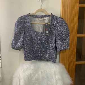Levi’s xo cropped shirt/top